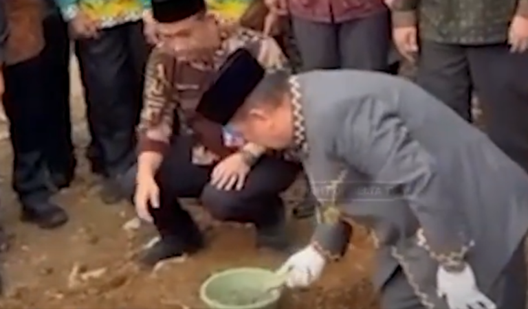 BUPATI-TANGGAMUS-GROUND-BREAKING-RENOVASI-SD-NEGERI-1-TALANG-PADANG-YouTube-09-16-2025_01_49_PM